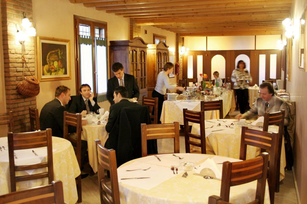 Hotel Corte Vecchia San Prospero Eksteriør bilde