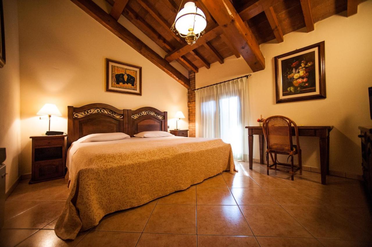 Hotel Corte Vecchia San Prospero Eksteriør bilde